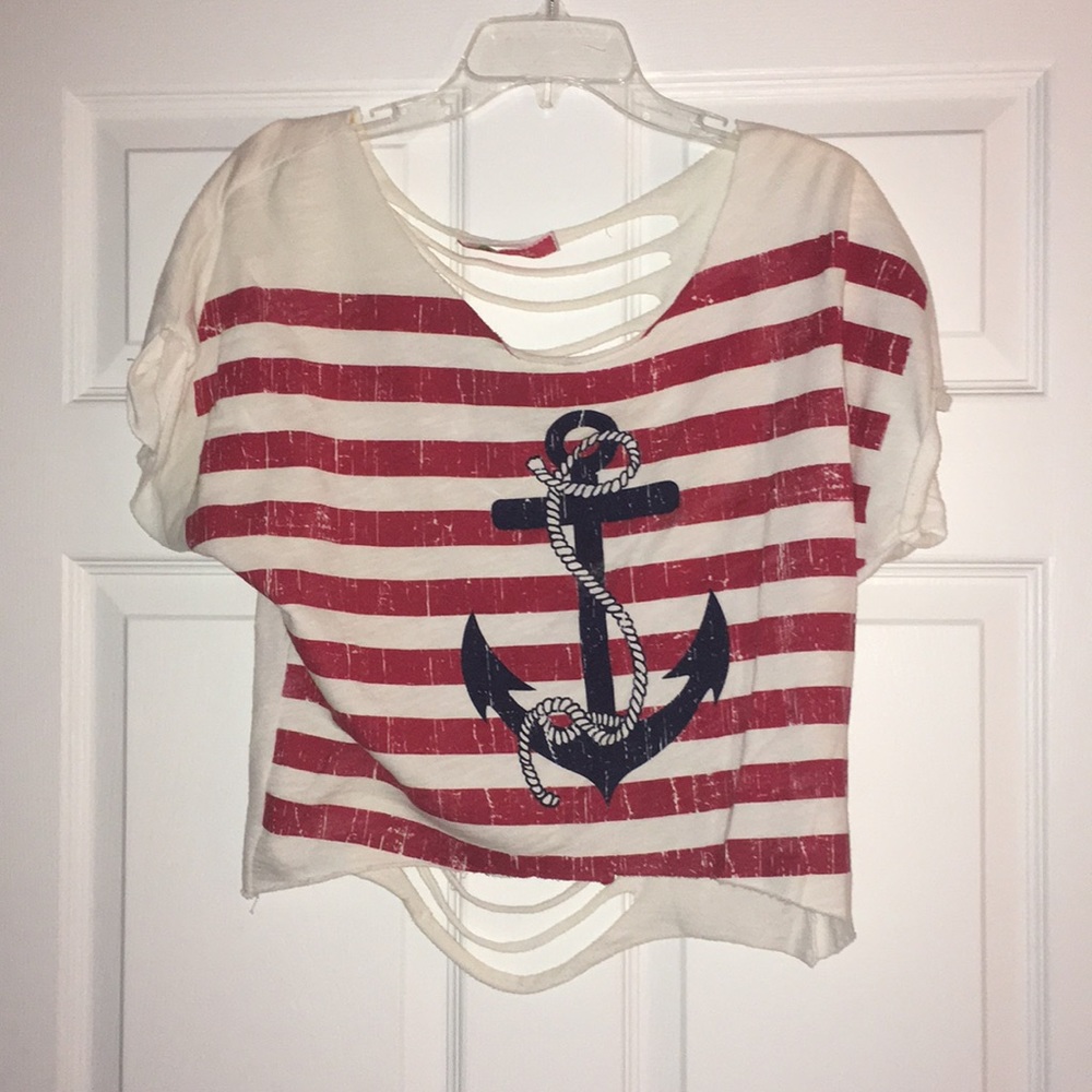 Anchor cut tee